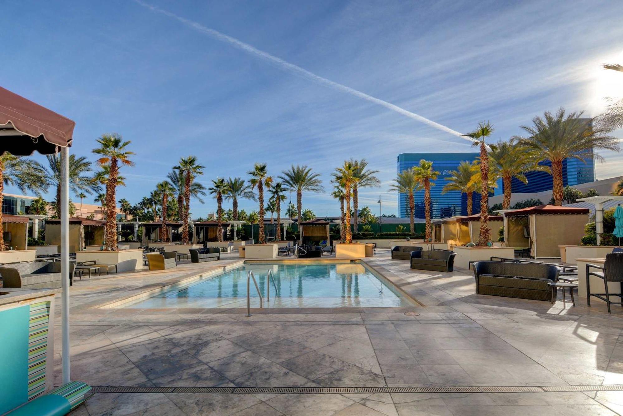 Mgm Signature-25-611 Strip View Jacuzzi Studio Лас-Вегас Экстерьер фото